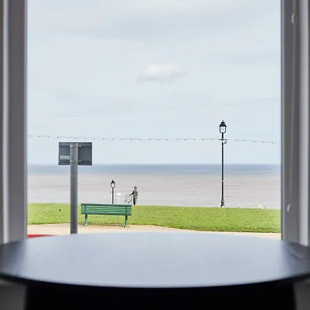 Host & Stay - Seaview Retreat Whitby Esterno foto
