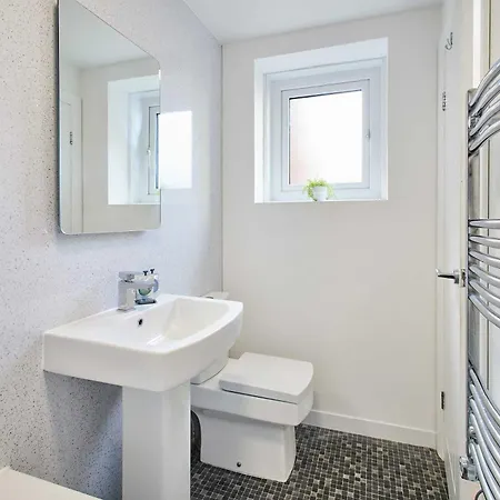 Host & Stay - Seaview Retreat Whitby Esterno foto