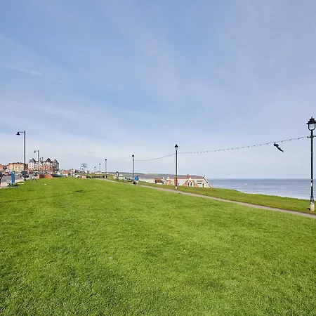 Host & Stay - Seaview Retreat Whitby Esterno foto