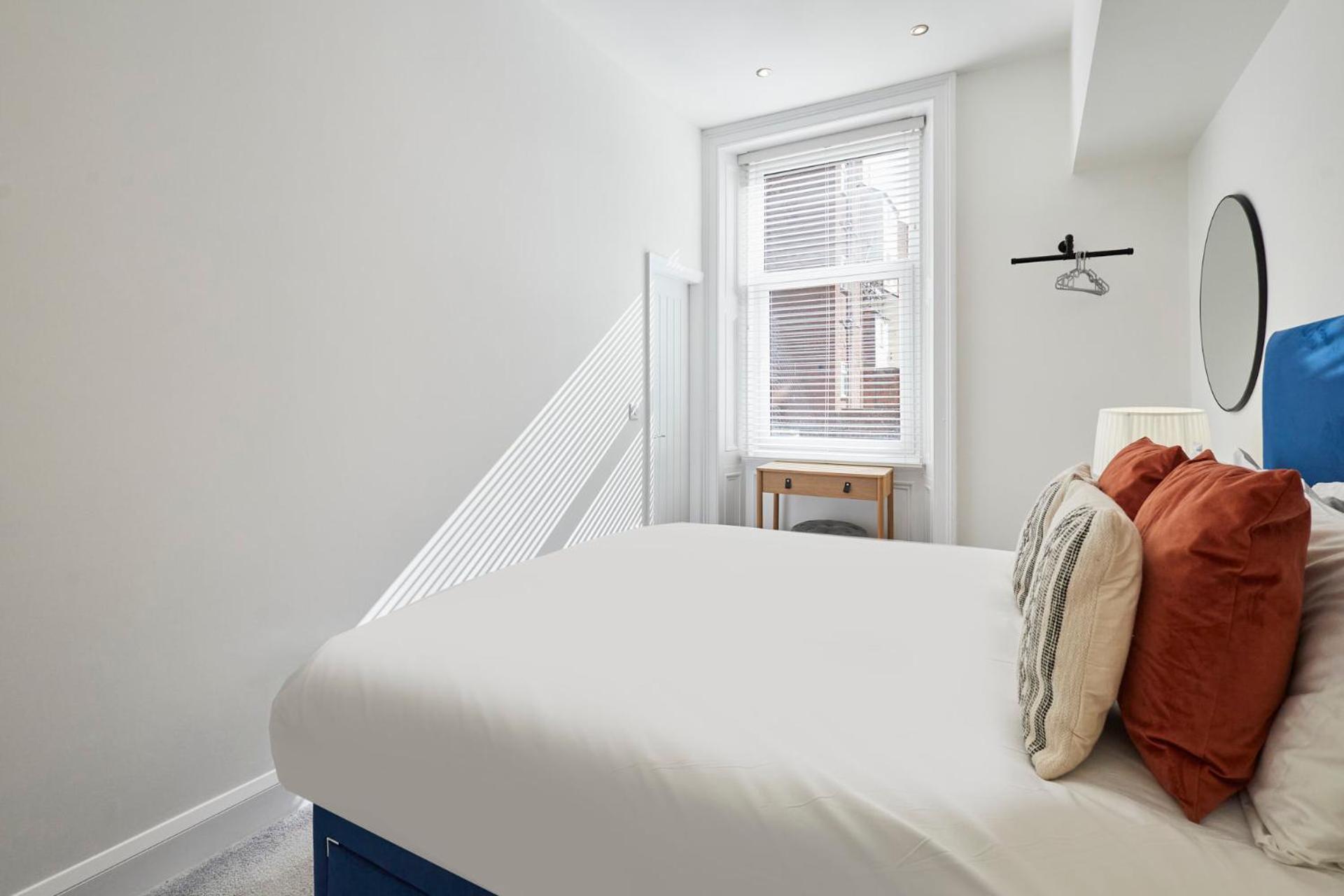 Host & - Seaview Retreat Whitby